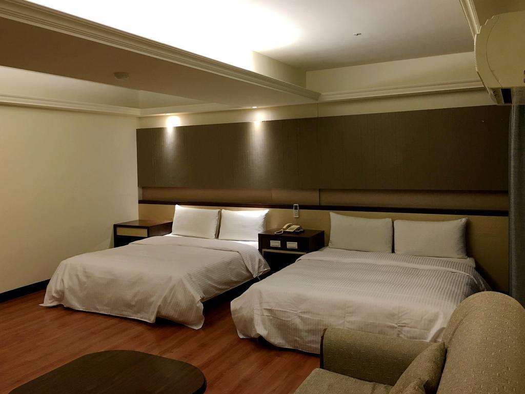 Zaw Jung Business Hotel Taichung Exterior foto