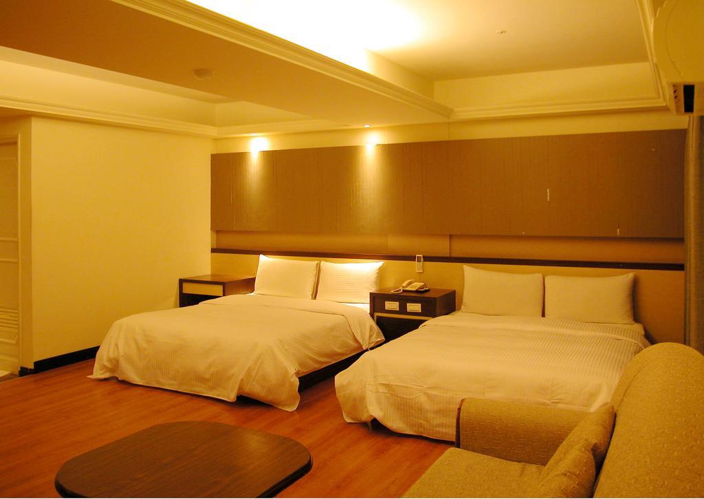 Zaw Jung Business Hotel Taichung Exterior foto